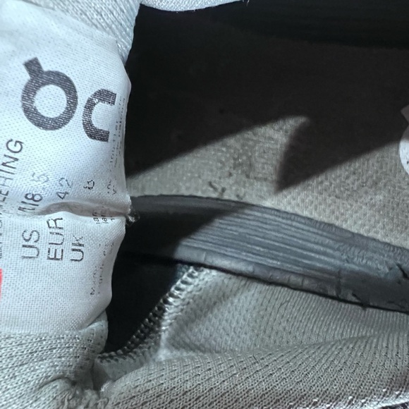 ON Running Gray Sneakers Mens Size 8.5 Grey Black - Picture 11 of 11